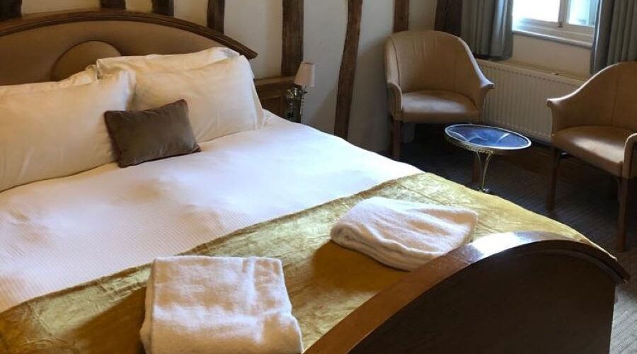 Affordable Rooms in Chalfont St Peter – Stay in Style at The Greyhound Inn