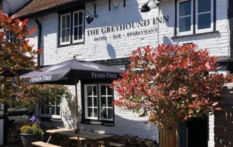 Discover Comfort and Charm: The Greyhound Inn – A Top Hotel in Gerrards Cross